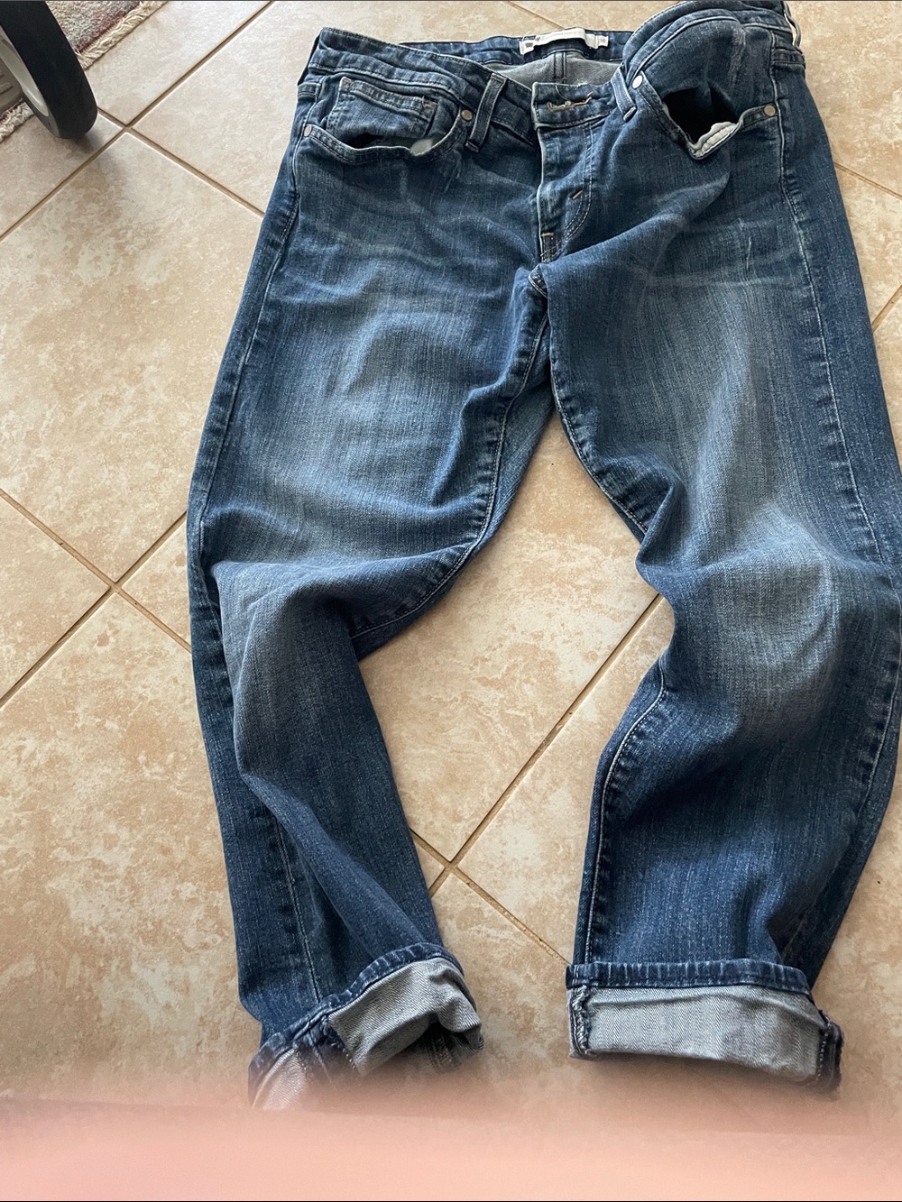 Levi's Dark Blue Cropped Jeans